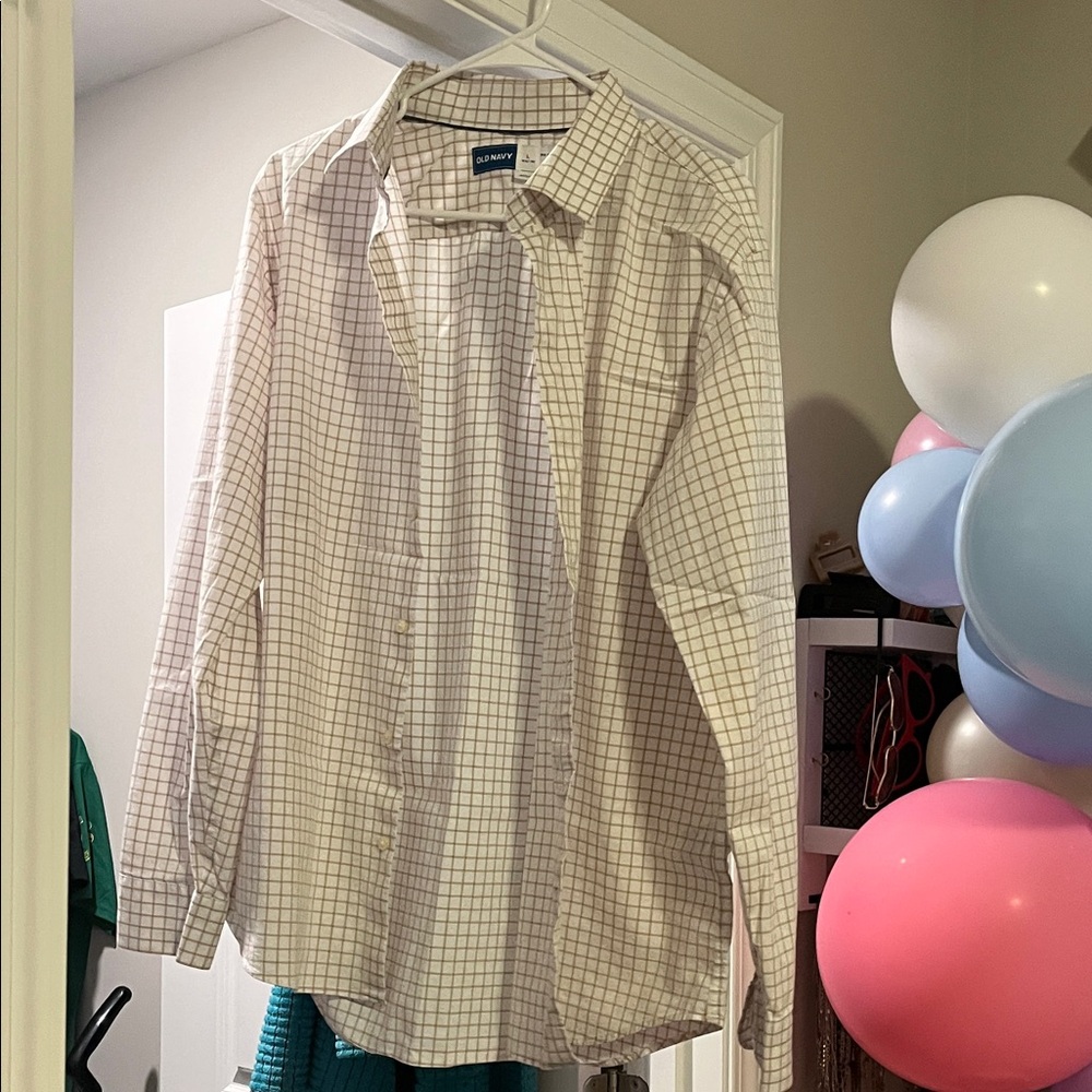 Old Navy Men's Cream and Brown Checkered Shirt